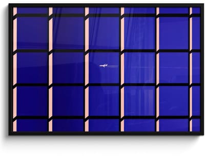 Poster in lijst - Fotolijst 120x80 cm - Posters - Vliegtuig - Ruiten - Blauw - Rechthoekig - Posterlijst zwart - Decoratie - Wanddecoratie woonkamer - Muurdecoratie slaapkamer - Kerstversiering - Kerstdecoratie voor binnen - Kerstmis