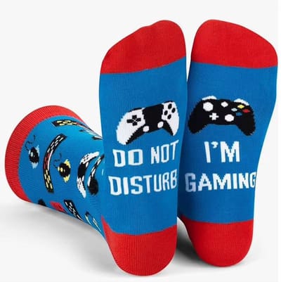 SilverAndCoco - Stoor mij niet ik ben aan het Gamen Sokken / Gekke Vrolijke Foute Kleding / Leuke Grappige Happy Dikke Heren Man Socks / Huissokken Geschenk Sok Outfit Katoen / Mannen Sinterklaas Schoen Kerst cadeau - Do not Disturb I'm Gaming