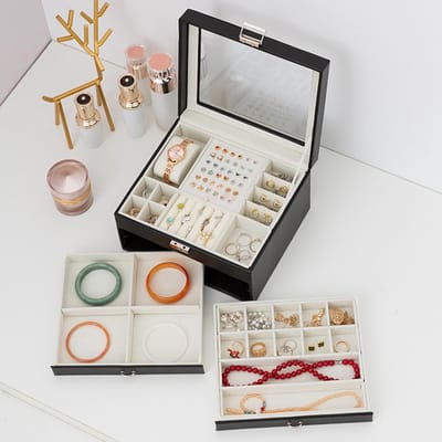 Elegante 3-laagse sieradenopbergdoos met glazen deksel, PU leren organizer voor ringen, kettingen, oorbellen en armbanden, ideaal voor vrouwen (Zwart)