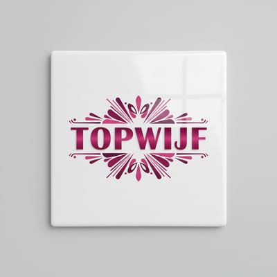 Topwijf Keramische Tegel – Stijlvolle Nederlandse Tekst – Decoratieve Wandtegel Cadeau 15×15 cm