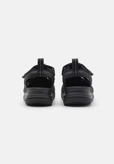 Crocs Yukon Fisherman Zwart Maat 37/38 US 5
