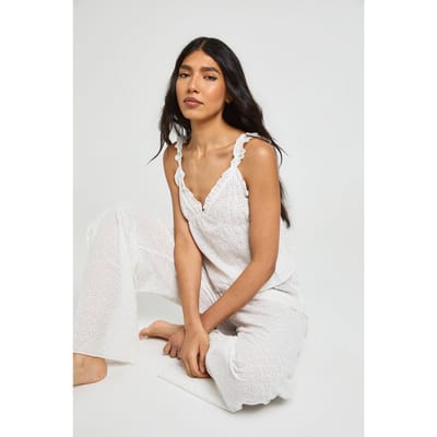 boohoo Dames Tall Pyjama Set Met Cami En Broek Met Broderie Ruches Detail | Wit | Maat: 46