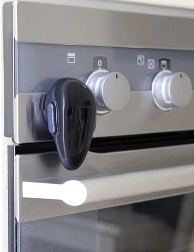 BOTC Ovenslot - Kindveilig veiligheidsslot voor ovendeuren en fornuizen - 3M VHB-lijm - Hittebestendig - 1 stuk - Zwart