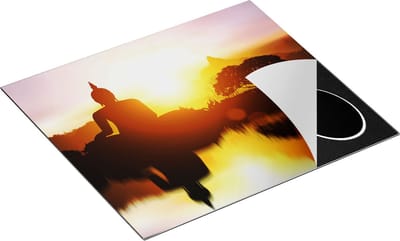 Chefcare Inductie Beschermer Silhouet van Boeddha Beeld met Zonsondergang - 60x50 cm - Afdekplaat Inductie - Kookplaat Beschermer - Inductie Mat