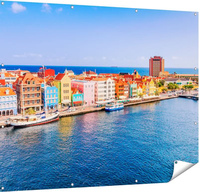 Gards Tuinposter Willemstad Centrum in Cura�ao - 150x120 cm - Tuindoek - Tuindecoratie - Wanddecoratie buiten - Tuinschilderij