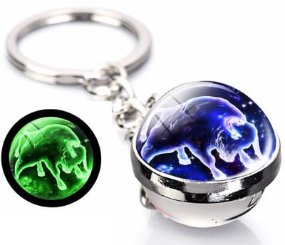 Sleutelhanger Sterrenbeeld Stier – Glow in the Dark – Kristallen Bol – Zodiac Keychain – Cadeau voor Stier – 8 cm