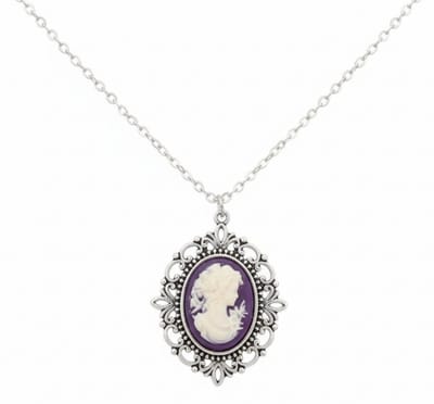 Zilverkleurige schakel ketting voor dames met ovaal hanger cameo stijl paars wit