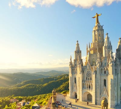 Tempel Heilig Hart van Jezus op Tibidabo in Barcelona - Fotobehang (in banen) - 250 x 260 cm
