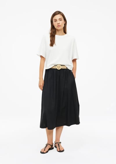 Vrouwelijke midi jurk in zachte linnenmix met elastische taille en ceintuur s.Oliver