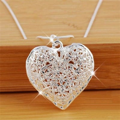1 pièce Collier Pendentif Cœur Creux Exquis Plaqué Argent Pour Femmes Mode Charme Cadeau de Mariage Accessoires de Bijoux argenté