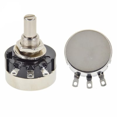 Draaipotentiometer Carbon Film Enkelvoudige Draai 24mm Asdiameter 6mm