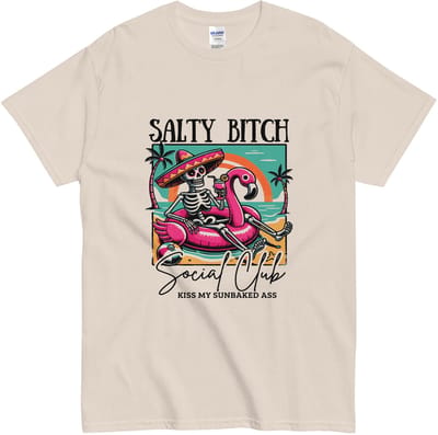 Salty Bitch Social Club T-shirt – Shirt met Skelet & Flamingo – Dames en Heren – Funny Beach Vibes - Beige - S