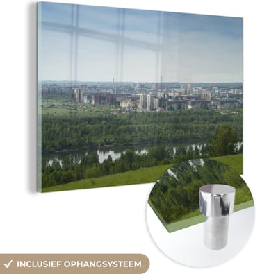 ® Glasschilderij 180x120 cm - Schilderij acrylglas - Skyline van het groene Kemerovo in Rusland - Foto op glas - Muurdecoratie woonkamer - Wanddecoratie slaapkamer - Schilderijen