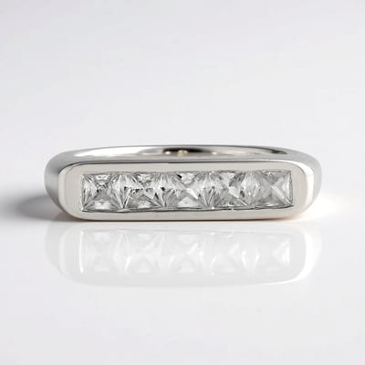 Cavill - Zilveren ring met 5 Cambodjaanse Zirkonen (0,963 ct) - 925 Sterling Zilver - Elegante Channel Zetting, Princess geslepen 3 mm - Damesring