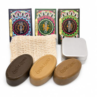 Aleppo Zeep Cadeauset – Damask Rose, Black Musk & Oud-Amber – Inclusief Sisal Zeepzakje en Aluminium Reisblik – Natuurlijke Olijf- en Laurierzeep