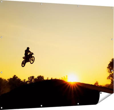 Gards Tuinposter Silhouet van een Motorcross bij Zonsondergang - 150x120 cm - Tuindoek - Tuindecoratie - Wanddecoratie buiten - Tuinschilderij