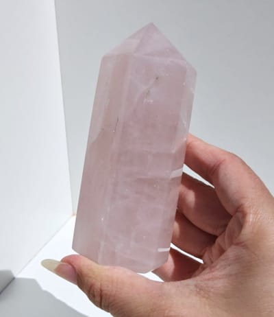 ThaleiaDesign - rozekwarts toren - Edelstenen en Mineralen - punt - Spiritualiteit - rust - meditatie - yoga - harmonie - Woondecoratie - interieur - valentijn - liefde - cadeau - cadeautje vrouw - moederdag cadeau