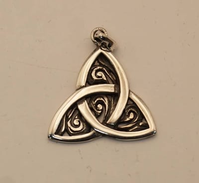 Zilveren hanger triskelion - triskel hanger van 925 zilver - leuke dames en heren hanger van zilver - keltische hangers van 925 zilver - triskelion pendants silber - celtic hangers - celtic pendant