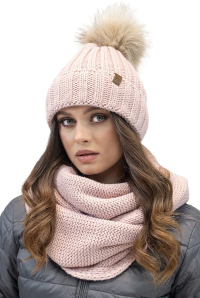 Vivisence Dames Winter Muts En Colsjaal Set - Met Pompon Van Imitatiebont En Zachte Fleecevoering In De Muts - Elastische Pasvorm Met Minder Statisch Haar - Comfort En Warmte Voor Koude Dagen - Roze
