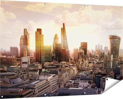 Gards Tuinposter Londen bij Zonsondergang in een Moderne Wijk - 150x100 cm - Tuindoek - Tuindecoratie - Wanddecoratie buiten - Tuinschilderij