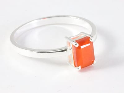 Fijne hoogglans zilveren ring met carneool - maat 16