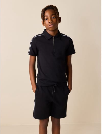 Next - Jongens - Set van poloshirt met rits aan de hals en short - Zwart
