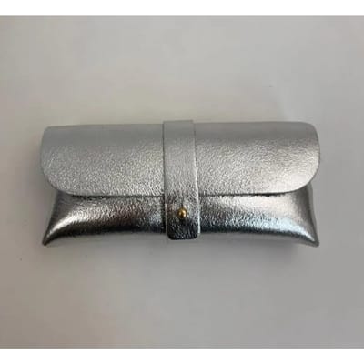 Zonnebrilhoes Zilver Metallic - Echt leer 100% - 16 x 8 cm - Accessoire - Zonnebril - Modern - Hip - Trendy - Trendsetter Wauw - Fashion Trending Handig Gadget - Sunglasses Wallet - Zon - Lente Zomer - Accessoires - Dames - Heren - Kinderen - Vrouw
