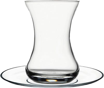 Elegante Turkse theekopjes met schotels, glazen koffie mokken en snackpudding schaaltjes (125ml) voor een sfeervolle tafelsetting
