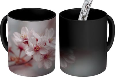 Magische Mok - Foto op Warmte Mokken - Koffiemok - Bloesems - Meeldraden - Geel - Wazig - Magic Mok - Beker - 350 ML - Theemok