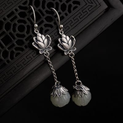 Originele Natuurlijke Hetian Witte Jade Lotus Lange Oorbellen Chinese Retro Lichte Luxe Charme Dames Sieraden gray