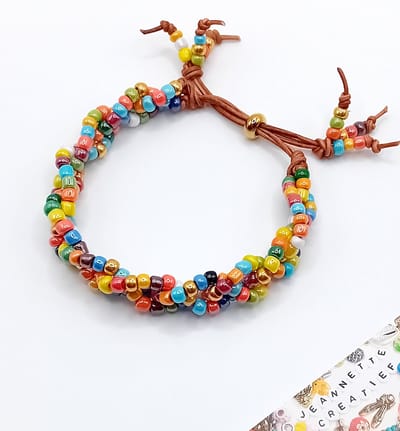 Jeannette-Creatief®- Beach - Gevlochten Leren Colormix Glanzende Rocailles & Gouden Miyuki Kralen met Schuifknoop - Dames Armband - Armband - Leren Armband - Kralenarmband - Bohemian Armband - Festival Accessoires - IBIZA - Miyuki Armband
