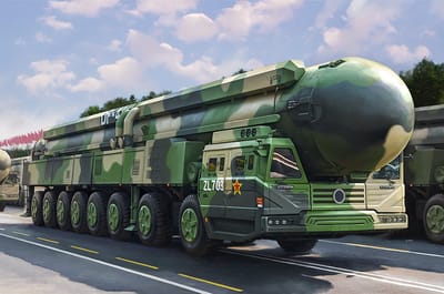 HobbyBoss Modelbouwpakket Militaire voertuigen - 82963 Dongfeng-41 - DF-41 ICBM - Grond Raket Plastic - 1:72 - Modelbouw
