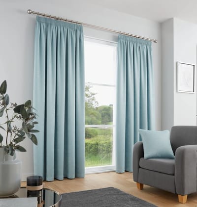 - Zilveren Gordijnen 117 x 137 cm - 100% Katoen - 2x Panelen - Potlood Plooigordijnen in Zilvergrijs - Thermische en geluiddichte gordijnen voor slaapkamer - Lichtgrijze geplooide gordijnen en