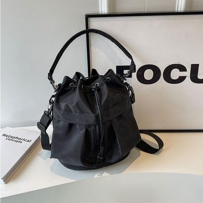 Sac seau en nylon imperméable et ultra-cool, grande capacité, décontracté, à bandoulière, à cordon de serrage, tendance black