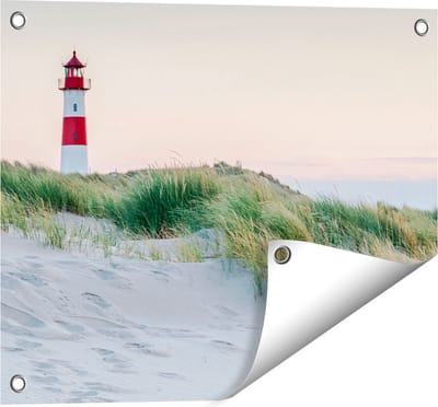 Gards Tuinposter Strand en Duinen met een Vuurtoren - 50x40 cm - Tuindoek - Tuindecoratie - Wanddecoratie buiten - Tuinschilderij
