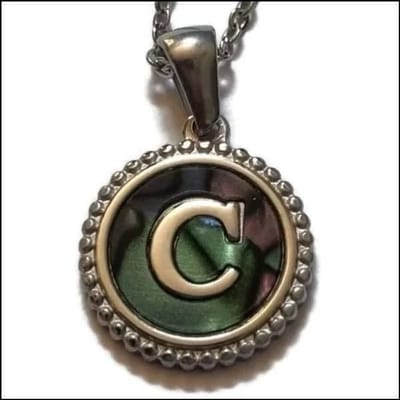 Aramat Jewels - Halsketting abalone schelp - initiaal ketting letter C