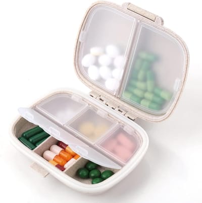 Pillendoos voor dagelijkse opslag, draagbare mini container voor onderweg. Compacte 7 dagen vitaminen verdeler, ideaal voor op reis.