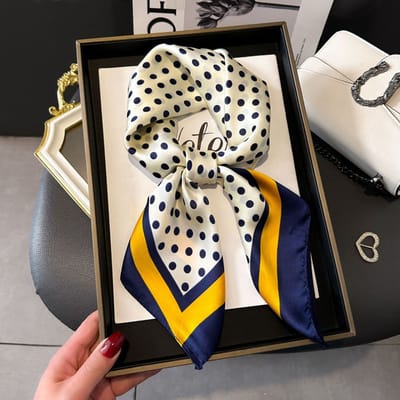 Zijden sjaal-stijl zijden sjaal voor dames - Kleurblokkenprint - Fris en delicaat - Decoratieve shawl over shirts L7450 - Blauwe stippen 70*70 CM