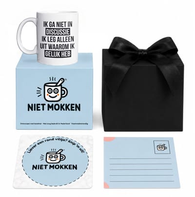 NietMokken.nl - Mok Cadeauset – Ik Ga Niet In Discussie Ik Leg Alleen Uit Waarom Ik Gelijk Heb Mok – Grappige Koffiemok – Inclusief Cadeaudoos, Kaartje & Viltje – Keramische Mok 325 ml – Aan beide zijden bedrukt
