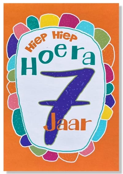 Hoera 7 Jaar! Luxe verjaardagskaart - 12x17cm - Gevouwen Wenskaart inclusief envelop - Leeftijdkaart