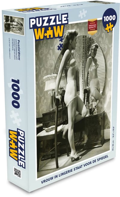 Puzzel Vrouw in lingerie staat voor de spiegel - Legpuzzel - Puzzel 1000 stukjes volwassenen