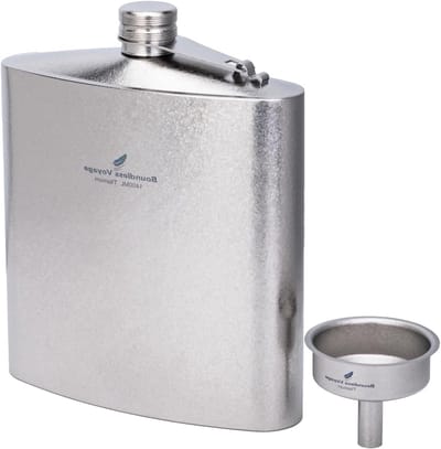 Titanium Heupfles 1400ml met Antiverliesdeksel en Titanium Trechter voor Bushcraft, Wandelen, Vissen en Avonturen, Inclusief Draagtas en Grote Capaciteit