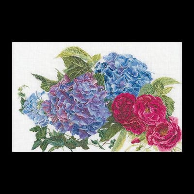 Thea Gouverneur - Borduurpakket met telpatroon - 442A - Voorgesorteerde DMC Garens - Hortensia & Roos - Aida - 46 cm x 30 cm - DIY Kit