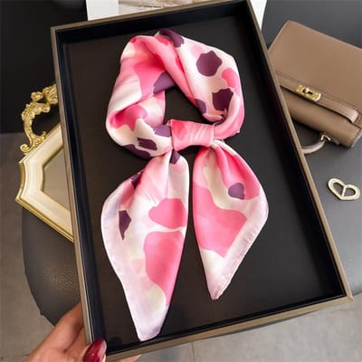 Nieuwe Mode Print Zijden Vierkante Sjaal Dames Geschikt Alle Seizoenen Decoratie Nekbanden Zakdoek Sjaals Vrouwelijke Hijab Neckerchief 66-70cm white