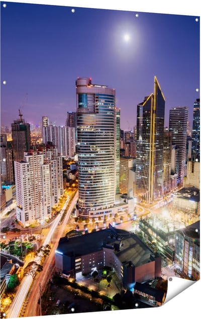 Gards Tuinposter Makati Stad Skyline in de Nacht in Thailand - 120x160 cm - Tuindoek - Tuindecoratie - Wanddecoratie buiten - Tuinschilderij