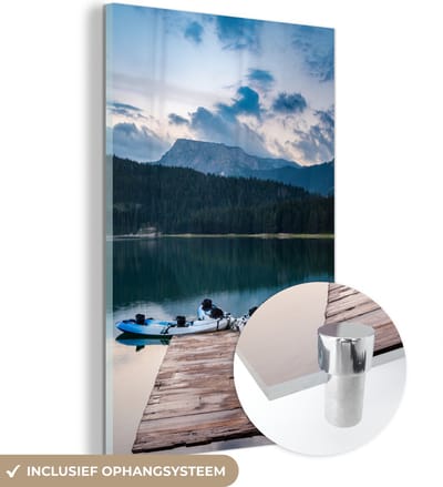 ® Glasschilderij 120x180 cm - Schilderij acrylglas - Kajakken bij het Zwarte meer in het Montenegrijns Nationaal park Durmitor - Foto op glas - Muurdecoratie woonkamer - Wanddecoratie slaapkamer - Schilderijen
