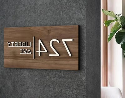 Aangepast huisnummerbord gepersonaliseerd houten 3D-huisnummerbord plaquette muurdecoratie aangepaste houten naambord deurplaat buiten adresplaat plaatplaatje tuinborden (40 x 25 cm)