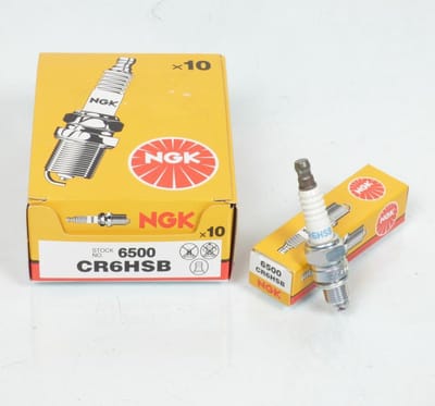 Bougie d'allumage NGK pour Moto Honda 250 Cb R 1994 à 2020 CR6HSB / 6500 / Par 10 Neuf