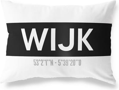 Tuinkussen WIJK - DRENTHE met coördinaten - Buitenkussen - Bootkussen - Weerbestendig - Jouw Plaats - Studio216 - Modern - Zwart-Wit - 50x30cm