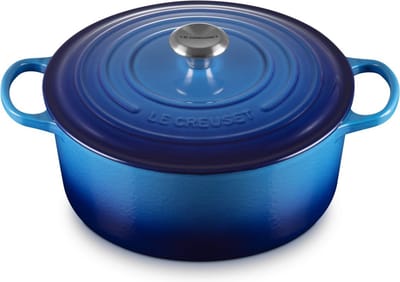 Le Creuset Braadpan Signature Azure – Ø 28 cm / 6,7 Liter – XL Stoofpan van Gietijzer – In Levendige Azure Kleur – Geschikt voor Grote Gerechten, Feestmaaltijden en Langzaam Garen – Voor Oven, Inductie en Meer – Kleurvast en Energie-efficiënt